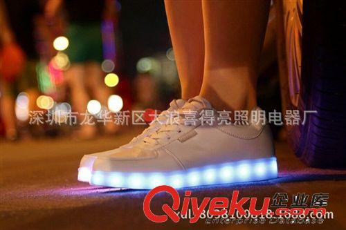 LED鞋灯 厂家批发LED发光童鞋灯 led七彩鞋底灯3V低压 USB充电鞋灯