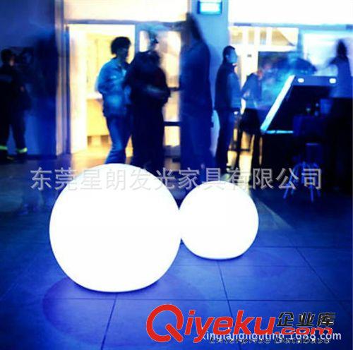 LED发光家居装饰 LED发光塑料球型草坪灯 户外景观七彩塑料发光圆球球灯草坪灯