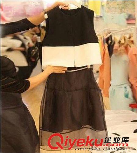 2014韩国新款东大门无袖拼接上衣欧根纱短裙两件套女装一件代发
