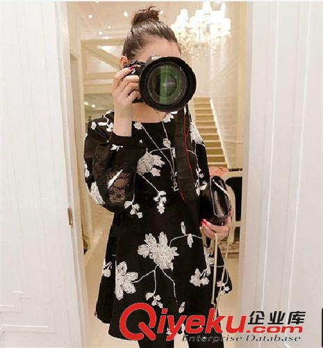 2014新款韩版黑白复古麻纱宽松大码圆领蕾丝刺绣花朵连衣裙