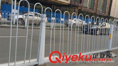 护栏网 厂家定做市政护栏网，锌钢浸塑 框架护栏 双边丝护栏 质优价廉