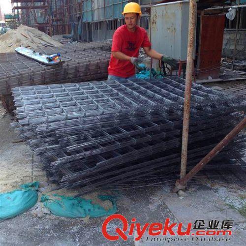 大量现货碰焊网 1X2米黑线铁丝网片 3.7#15公分孔黑丝网片 钢筋网