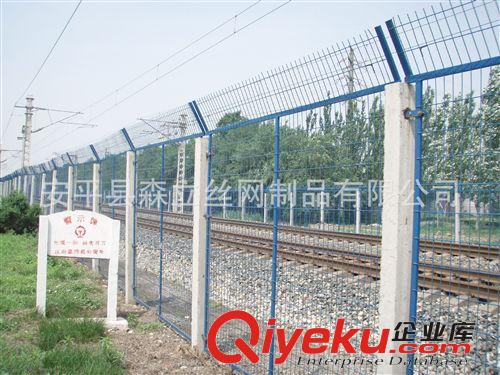 养殖双边丝护栏网、厂家直销双边丝护栏网、高速公路护栏网