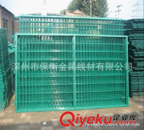 低碳钢丝焊接而成的养殖场防护围栏网低价销售