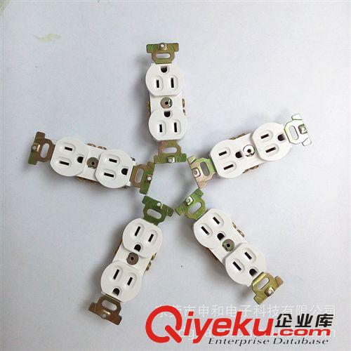 台湾隆光LKEW工业插座 台湾LKEW隆光工业插座LK3224F（15A/125V）白色六孔插座