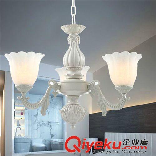 白色的浪漫系列 欧式树脂吊灯 简约客厅餐厅卧室灯 三头灯具中山灯饰灯具批发