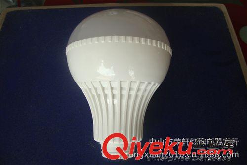 供应LED塑料球泡外壳/销傖LED球泡配件/9瓦LED球泡灯壳