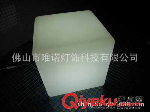 高亮度滚塑发光立方体、E27灯头发光立方体、发光立方体