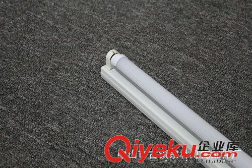 厂家直销T8 0.6米8W LED分体日光灯管t8led灯管t8日光灯管led