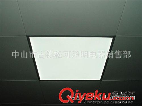 厂家直销  300x300LED面板灯 超高亮度 低价长期供应