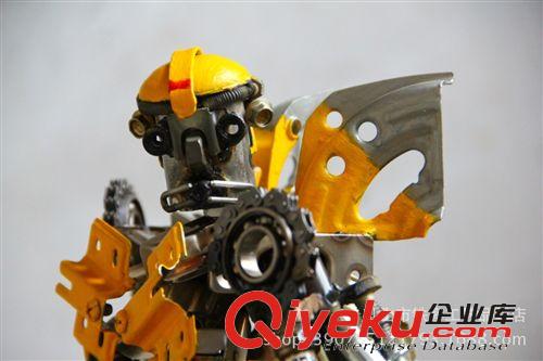 铁艺金属变形金刚大黄蜂机器人 手工钢雕创意工艺品特色批发订做