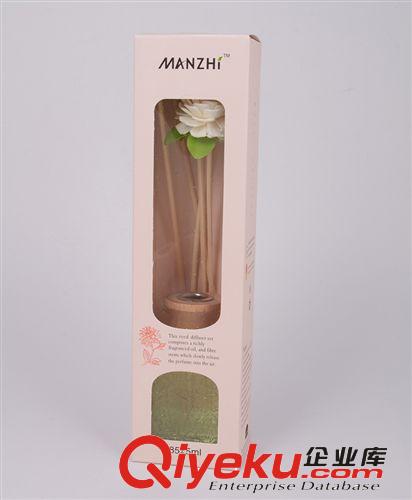 厂家直销蔓芷MANZHI梯形雕花瓶香薰 通草花无火香薰 香薰礼盒