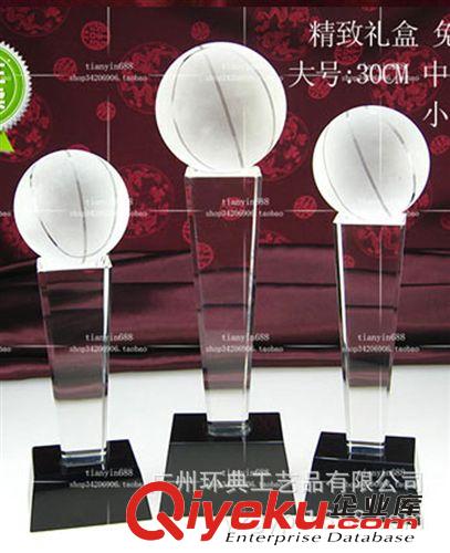 供应足球比赛奖杯 足球比赛奖牌 水晶足球纪念品 足球摆件定制