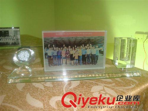 广州水晶笔筒摆件 同学聚会礼品含照片 单位活动纪念品制作