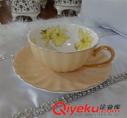 厂家直销欧式骨瓷咖啡杯碟套装浮雕色釉情侣对杯胎薄瓷质白透光强