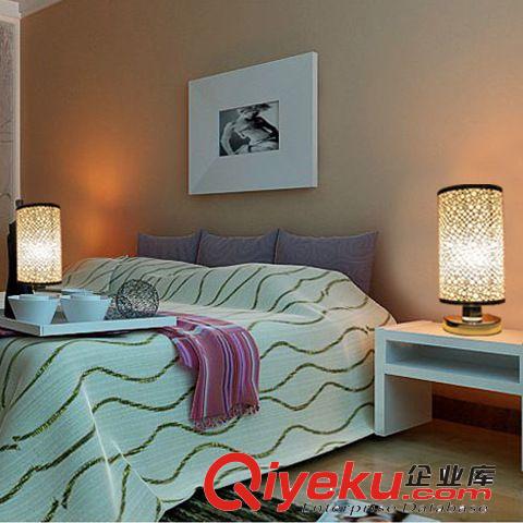 欧式时尚镂空温馨卧室床头客厅可调光 现代简约创意台灯  批发