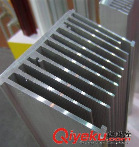 散热器 辽中县电子面板,上海铝合金有限公司,铝制品方管加工