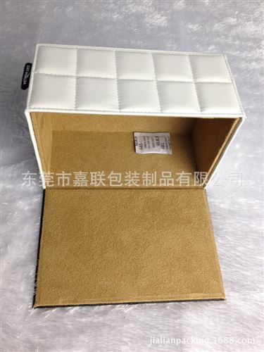 厨窗主推产品 白色方格款皮革纸巾盒 家居礼品抽纸盒 长方形纸巾盒订做