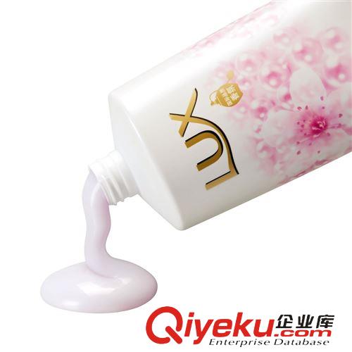 沐浴系列 力士靓肤沐浴乳白皙滢润 720ml   个人用品批发 可供商超