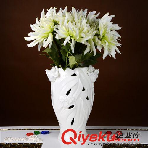风格分类 厂家直销 简约宜家白色镂空浮雕贴花花瓶 家居装饰花器 陶瓷摆件