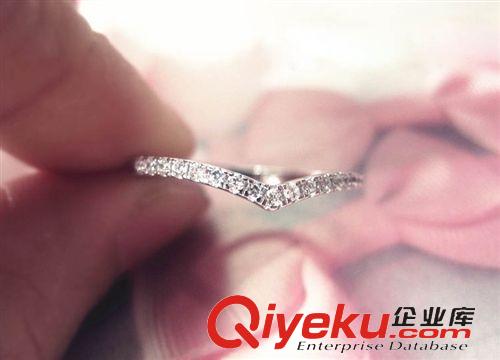 热销产品 厂家直销 宗记S925纯银饰品 微镶钻石V型戒指 韩版个性指环 批发
