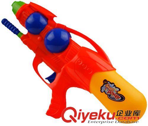 夏天热销玩具 中号气压水枪 塑料水枪 夏日热销 射程够远的气压玩具水枪