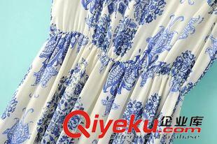 未分类 SYJ2015夏欧美新款青花瓷定位松紧腰雪纺连衣裙两边开叉显瘦长裙