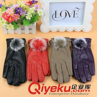 手套 新款韩版毛绒球女士手套 冬季户外骑行PU皮保暖手套 十元店货源