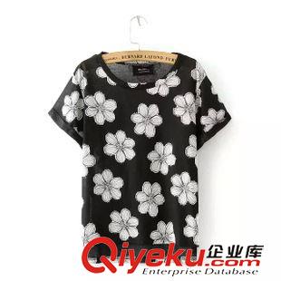 15-5月26-31 韩版人气热卖爆款 女士甜美百搭花朵贴布短袖T恤衫MM-5.582
