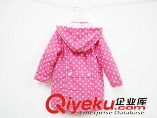 儿童冬装棉衣／羽绒服 {zx1}女童棉风衣 粉色园点牛角扣女童夹棉连帽长款棉衣G15899