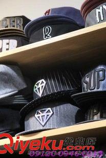 - 帽子 围巾 披肩 韩国女装代购 东大门进口批发 2015秋款条纹钻石鸭舌帽个性棒球帽