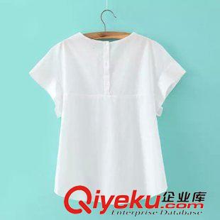31号新款 D2C0331    2015新款欧美风纯白色后纽扣圆领短袖休闲女式T恤