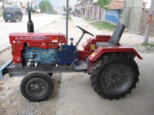 拖拉机 出售轮中型拖拉机销售