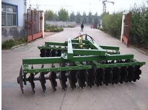 耕作机械 大量供应高品质拖拉圆盘耙  农机配件 28片液压偏置重耙1BZ-3.0