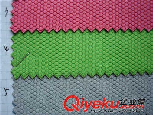 常用纹路 B116-2087A篮球纹0.7MM厚度水刺底PU皮革 电子包装材料