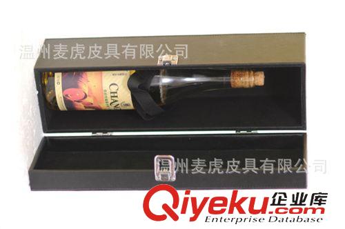 酒水、饮料包装 黑色皮制红酒盒，采用gd皮革制成，适用于酒店，可用于包装礼品