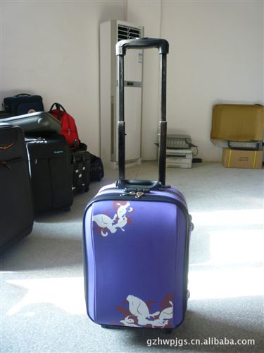xx区 广告化妆品促销专用低价位拉杆旅行箱包 简单款行李箱
