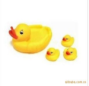 智益玩具  搪胶戏水鸭-小鸭子 捏会响 益智玩具母子鸭 漂亮可爱20个一袋