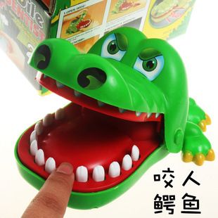 整蛊玩具 淘宝热销 大号盒咬手指鳄鱼拔牙齿-经典的亲子游戏玩具原始图片2