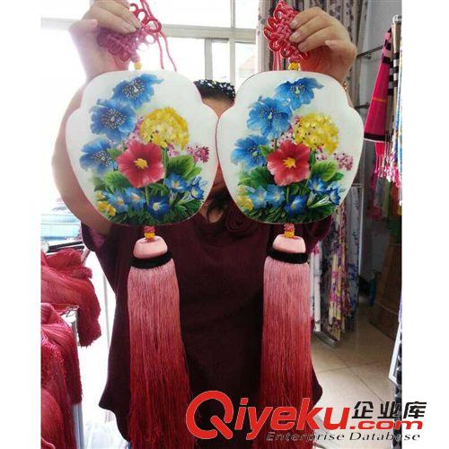 按产品用途分 苏州厂家直销gd扇形手工绣花挂件春节装饰挂件特色苏绣中国结