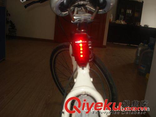 尾灯车灯  激光尾灯 骑影系列2013年新款L06自行车尾灯通用型7种模式 安全灯 车灯
