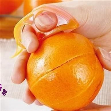 居家用品  吃橙子必备 老鼠开橙器  剥橙器/剥皮器 多色随机