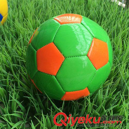 足球 zp足球 2号 儿童幼儿彩色方块足球 PVC  发泡机缝足球厂家直销
