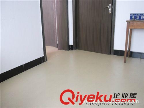 1.0mm塑胶地板 PVC塑胶地板铺装简单方便，适用于改造地板砖、水磨石地面的铺装