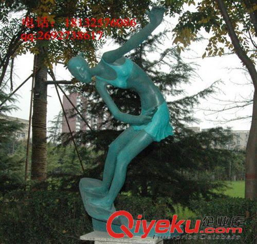 艺林城市园林景观雕塑 公园小品雕塑 运动人物雕塑 海边冲浪女孩雕塑 铜雕人物 厂家定制