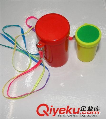 促销小礼品 塑料口哨 塑料圆筒口哨玩具，塑料口哨，圆筒口哨