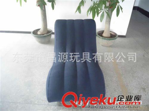 PVC充气沙发 厂家生产pvc充气植绒沙发 成人植绒充气s型沙发