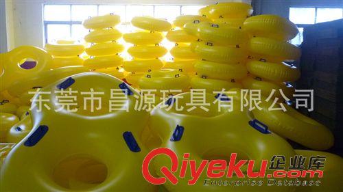 充气游泳圈 工厂现货出售加厚PVC充气双人 四人滑水圈 消署必备用品