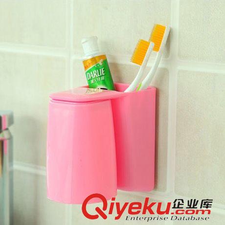 卫浴用品 韩版创意磁铁吸附式洗漱套装 纯色漱口杯牙刷架套装嵌入式吸磁杯S