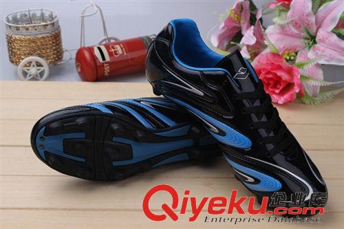 鞋类 喜攀登足球鞋AA01 男女款36-45  防滑 透气 运动鞋